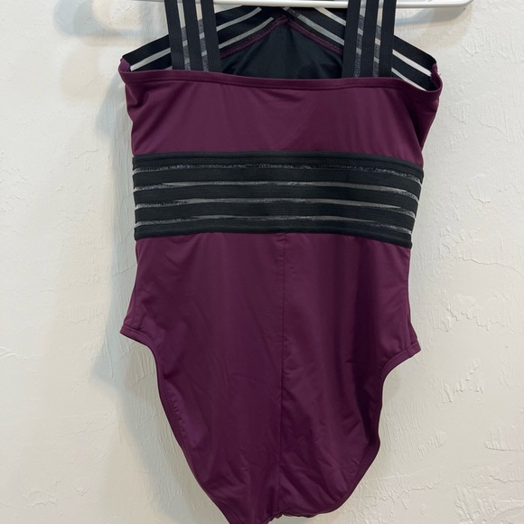 Hilor Women's Burgundy Front Crisscross One Piece Padded Swimsuit Size Small 4-6 - Picture 6 of 11